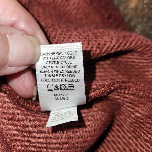 NWT Maurices Women's Brick Red Poncho Sweater Size 2X Incredibly Soft & Cozy - Picture 11 of 13